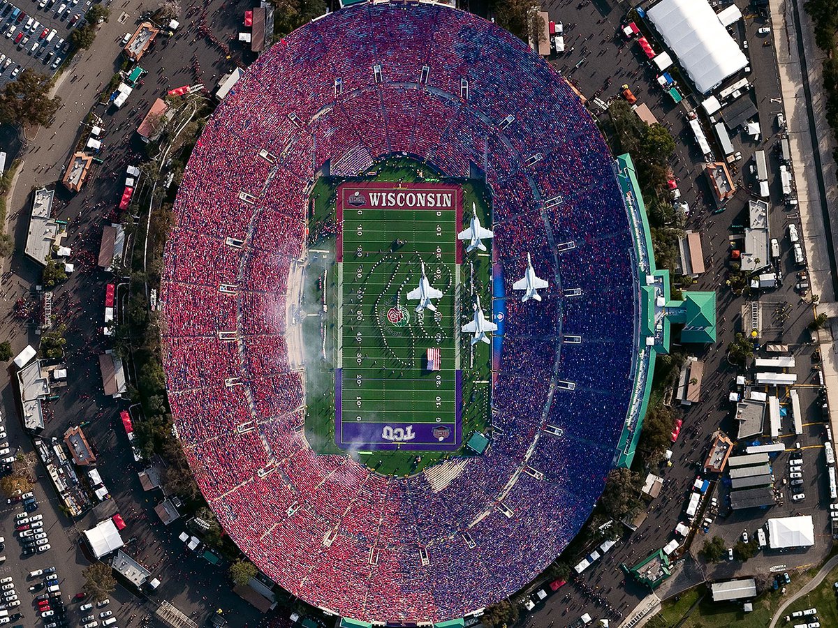 Blog image of 2011 Rose Bowl Flyover of 4 F-18 fighter jets at the Rose Bowl Stadium where the Wisconsin Badgers and the TCU Horned Frogs played the 97th Rose Bowl Game