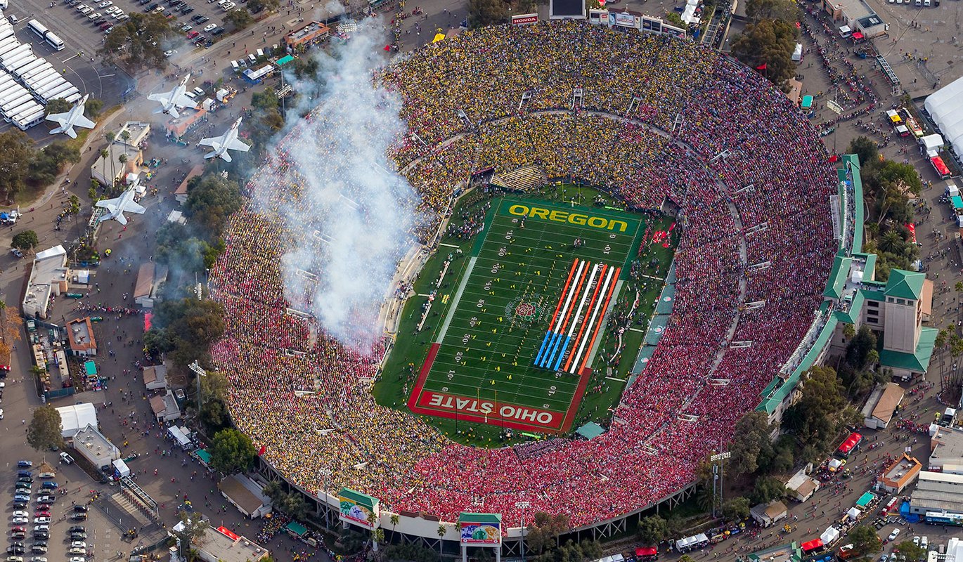 Ohio State vs Oregon at the 2010 New Year's Day Rose Bowl Game | West ...