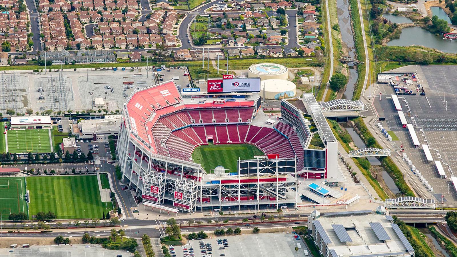 Sports image of Levi's Stadium home of the 49ers football team in Santa Clara, Californa