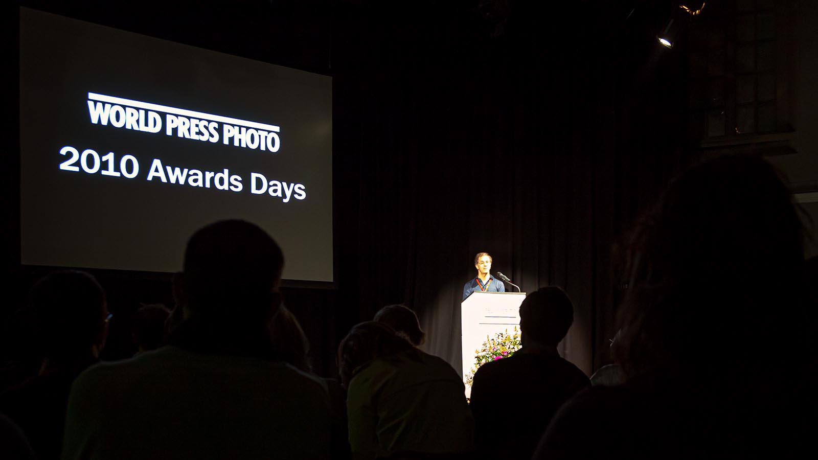 Press photo of Mark Holtzman giving a lecture at the 2010 Awards Ceremony in Amsterdam, Netherlands