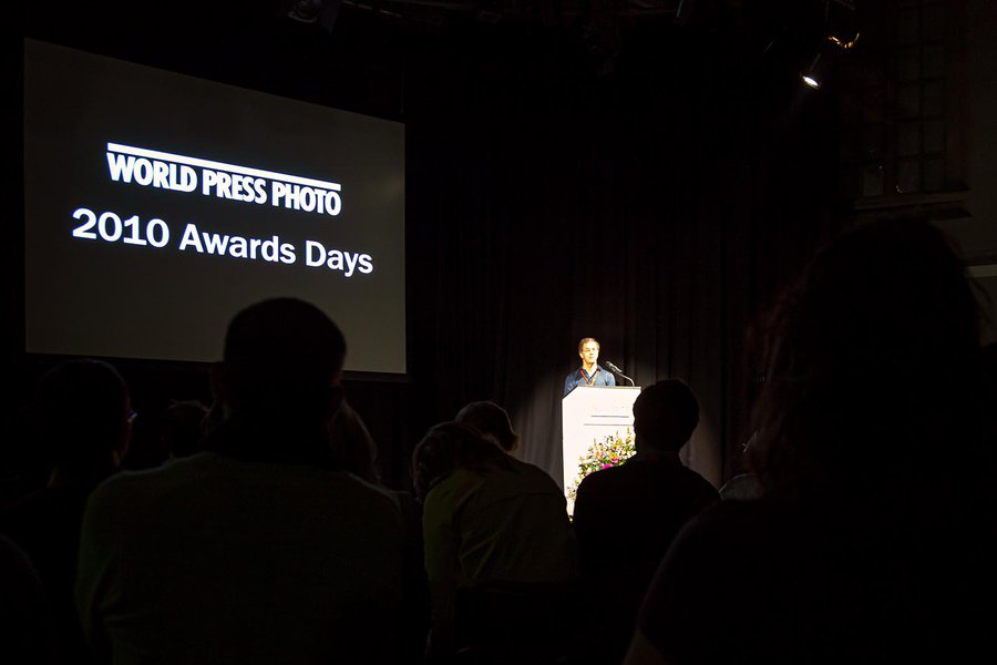 Press photo of Mark Holtzman giving a lecture at the 2010 Awards Ceremony in Amsterdam, Netherlands