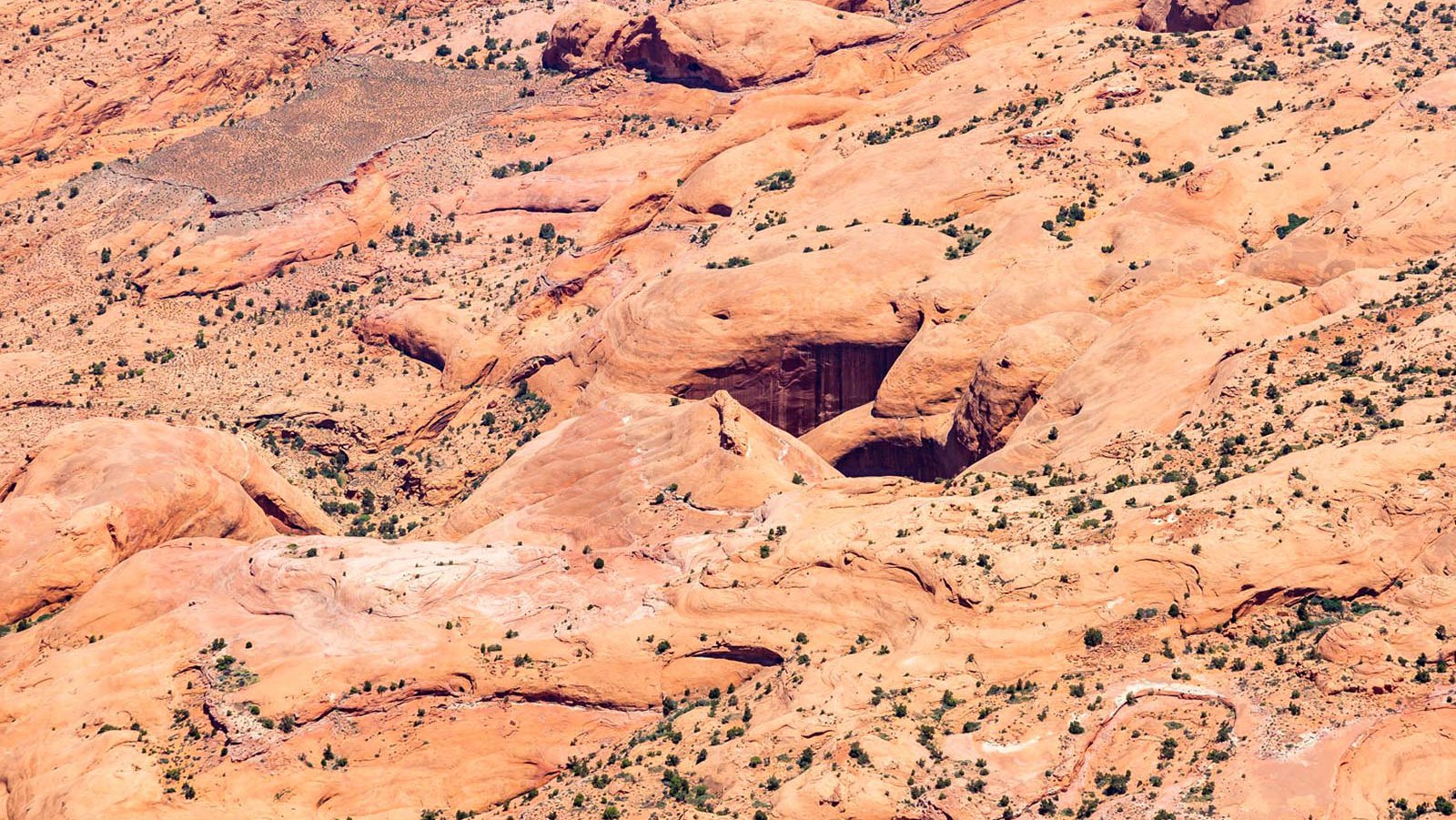 Blog image 1560 of bare rocks in the Navajo Nation