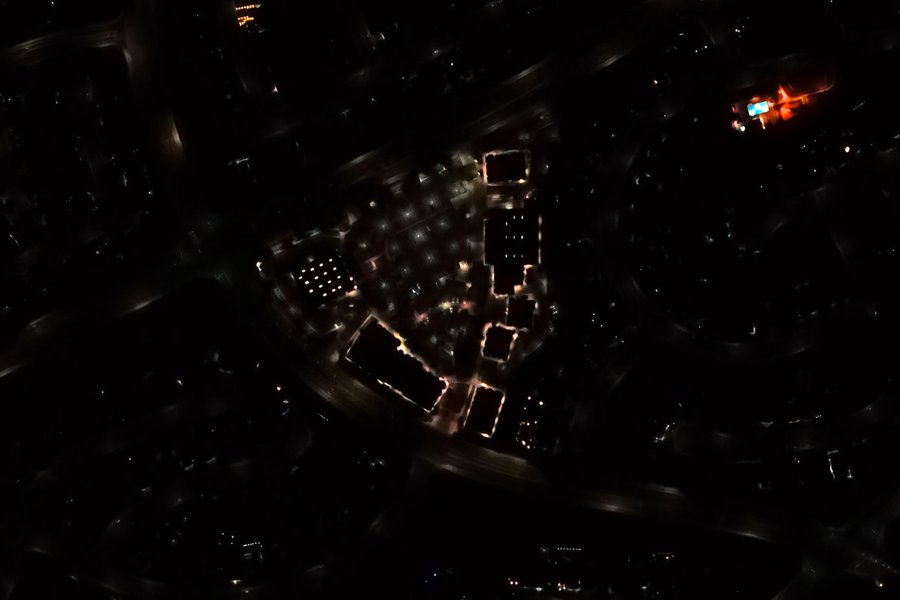 Blog close-up image of a shopping center in Temecula, California after the city converted lighting to an LED system