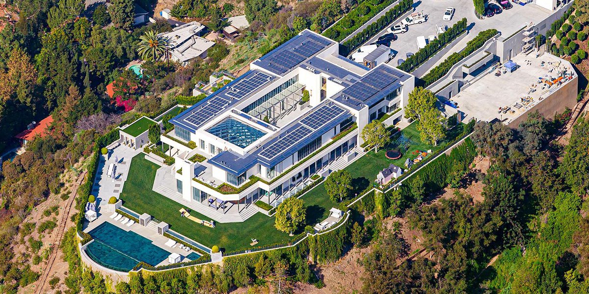 Residential real estate image of the The Pritzker Estate in the hills overlooking Los Angeles, California