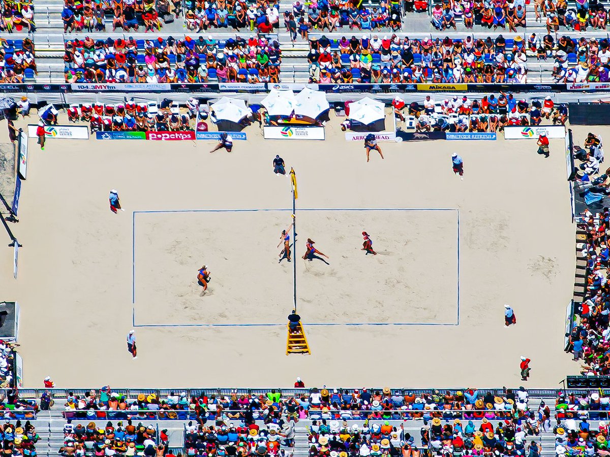 Close-up blog image of two players at the net at the ASICS World Series of Beach Volleyball in Long Beach, California