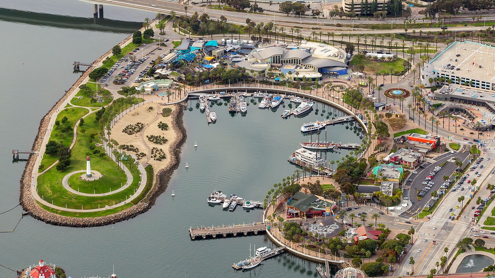 Blog image of the Aquarium of the Pacific and ShoreLine Aquatic Park on the Long Beach Waterfront