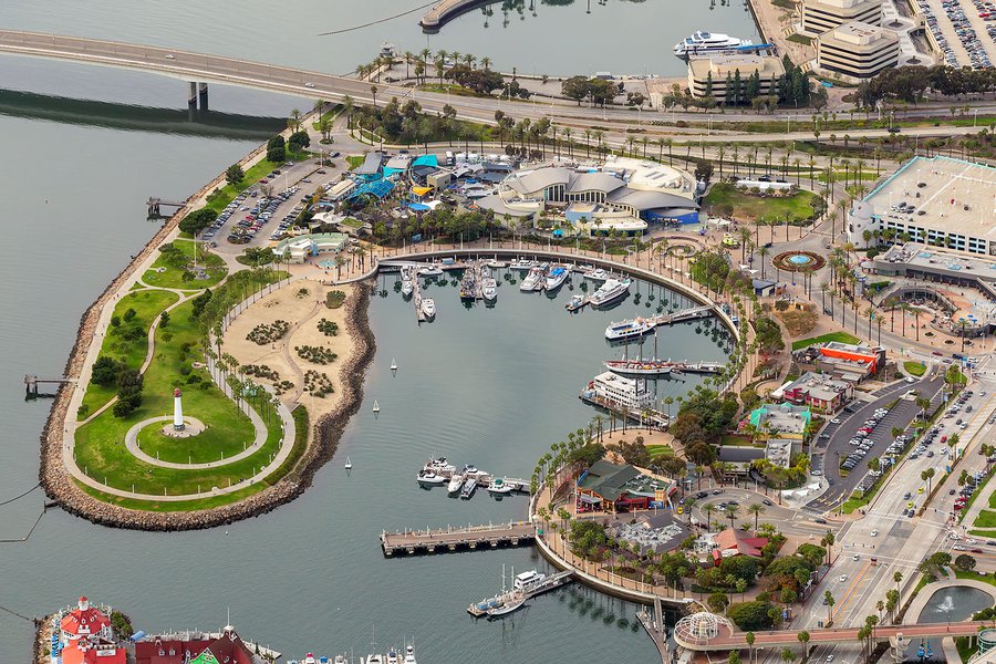 Blog image of the Aquarium of the Pacific and ShoreLine Aquatic Park on the Long Beach Waterfront