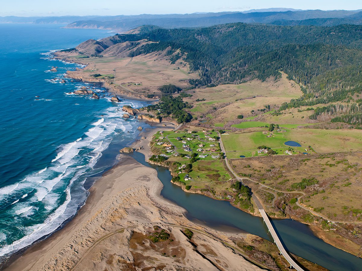 Blog image of Mendocino coastline and Fort Bragg, California