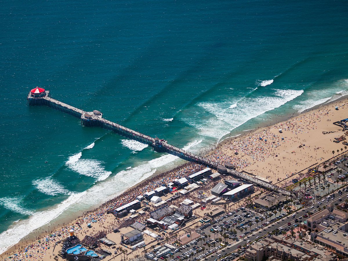 Blog image of the Huntington Beach Pier during the 2011 Nike US Open of Surf Championship