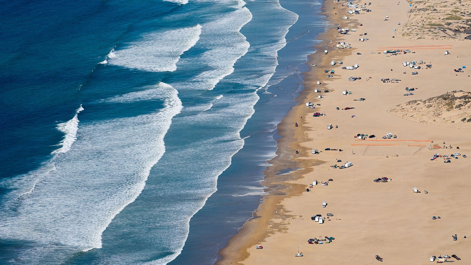 Blog image of thrillcraft enthusiasts at Pismo Beach, in California