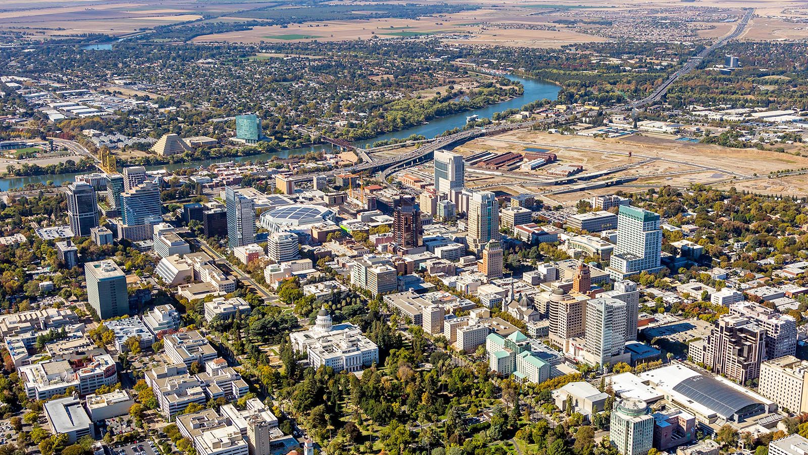 Blog photo of Downtown Sacramento with the California State Capitol in the middle